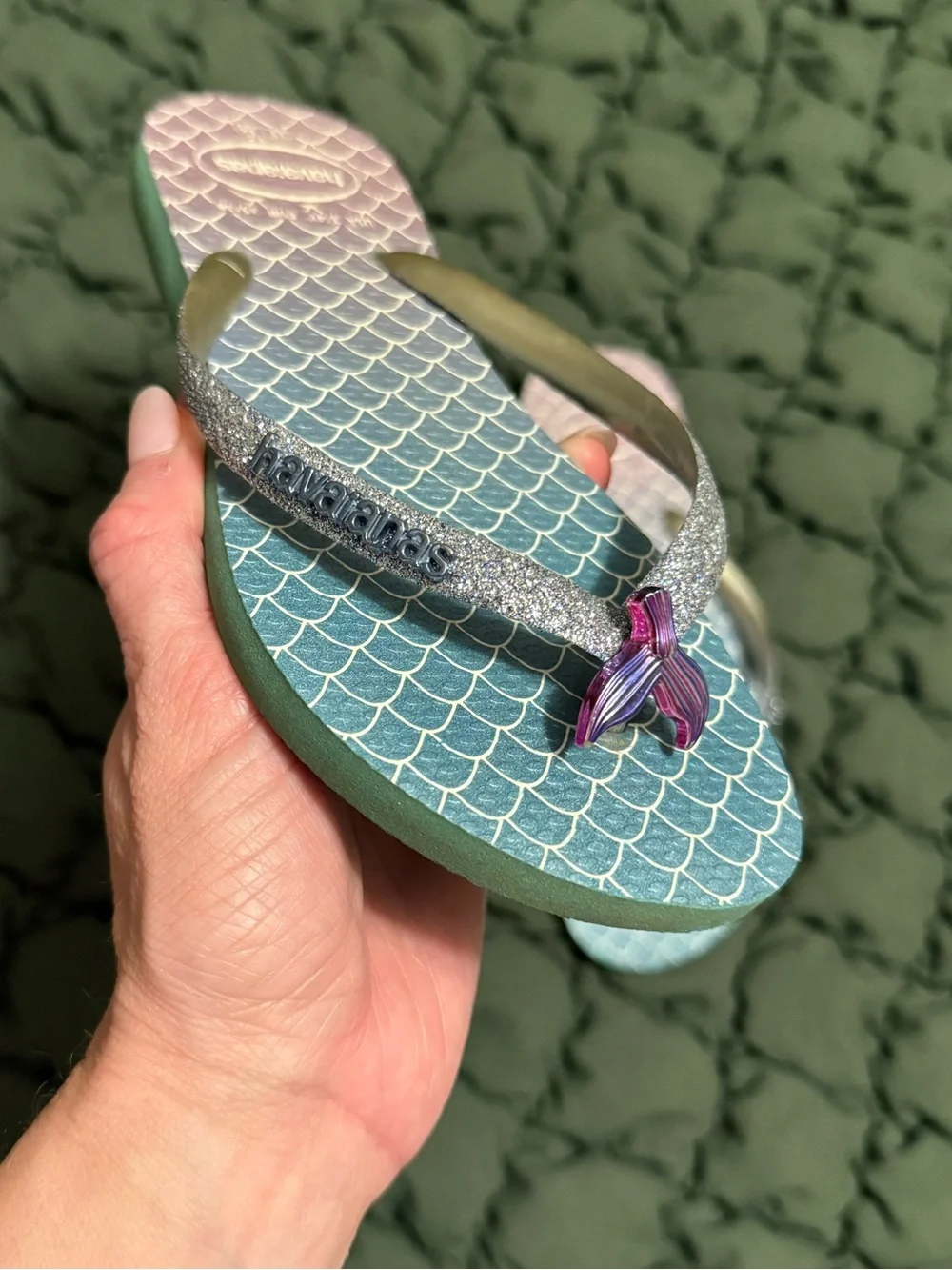 Havaianas Mermaid Ombrè Youth Flip Flops Glitter Straps Charm Girls size 2 NWOT